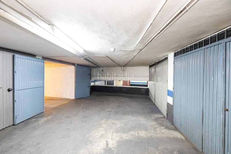 Foto bd5f7524-5165-47d4-b8d4-9358fdc2e20b. Posto auto in Barrio de Zaidín Granada