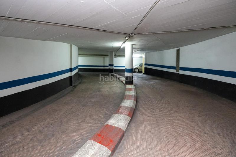 Foto e1a2c591-a137-4bf0-9e61-1fbad998ad8b. Posto auto in Barrio de Zaidín Granada