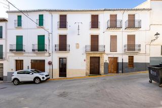 Edifici  Calle alta de mesones. Un rincon con alma en alhama de granada