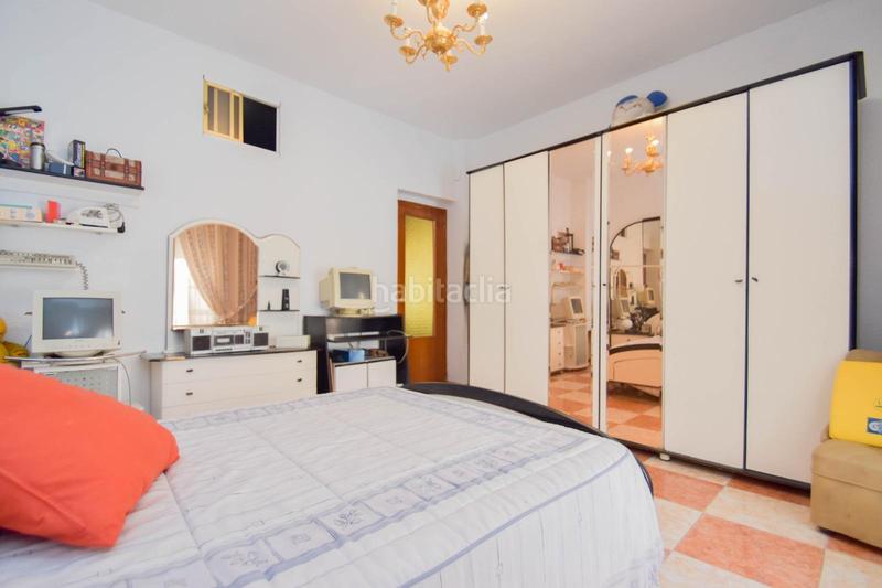 Foto 064661c8-abd3-4bcd-8a8b-8983f4addaae. Edificio inversores!! edificio en pleno centro !! en Linares