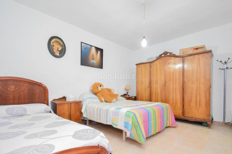 Foto 2bae9c43-7b29-4f32-8308-d1100cc9b42a. Edificio inversores!! edificio en pleno centro !! en Linares