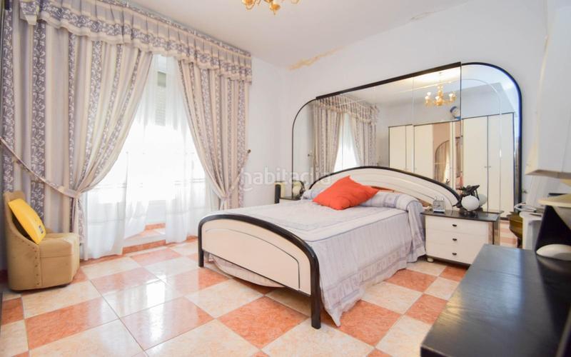 Foto c37165dc-218d-48e5-9343-bc6b63f583ee. Edificio inversores!! edificio en pleno centro !! en Linares