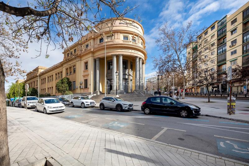 Foto 5571b05b-a6f1-46bd-8066-f66ea792a2e9. Local comercial a Plaza de Toros Granada