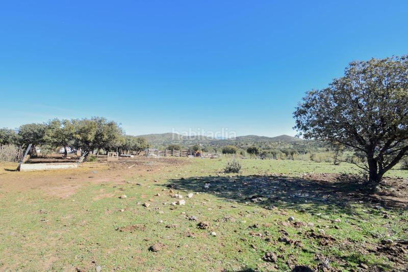 Foto 2c8d6a76-65e1-42aa-9389-d3b43ef9978a. Finca rústica parcela rústica con proyecto de explotación ganadera y nave de aperos 14,63 ha en Lugros