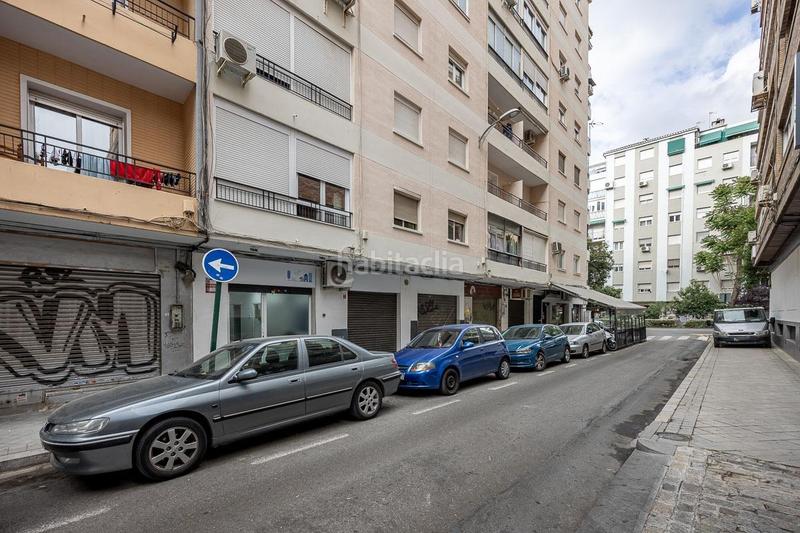 Foto e60bbe92-ac86-4934-90d6-6c82b32609ba. Local comercial inversión con buena rentabilidad capital! en Granada