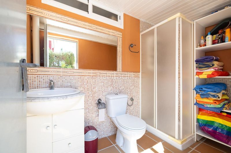 Foto 26532e89-e2b7-46b8-9f1d-52e9593d8c58. Casa amb aparcament piscina a Cúllar Vega