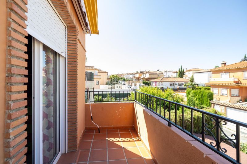 Foto 7e9bc21f-8c48-4282-b68d-02ba4617a265. Casa amb aparcament piscina a Cúllar Vega