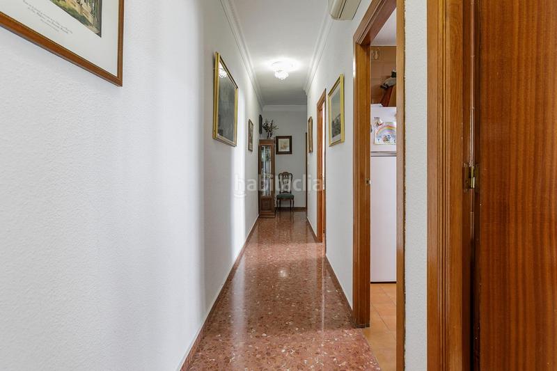 Foto 0c8bc0aa-82c9-4529-9e50-d2d414dbb1d3. Casa adosada tu nuevo hogar y tu futuro negocio te esperan en el centro en Maracena