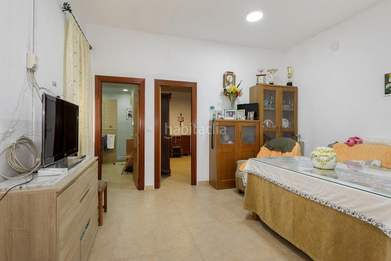 Foto 47ce92d7-9322-40ae-b0ab-9258e95aaf04. Casa adosada tu nuevo hogar y tu futuro negocio te esperan en el centro en Maracena