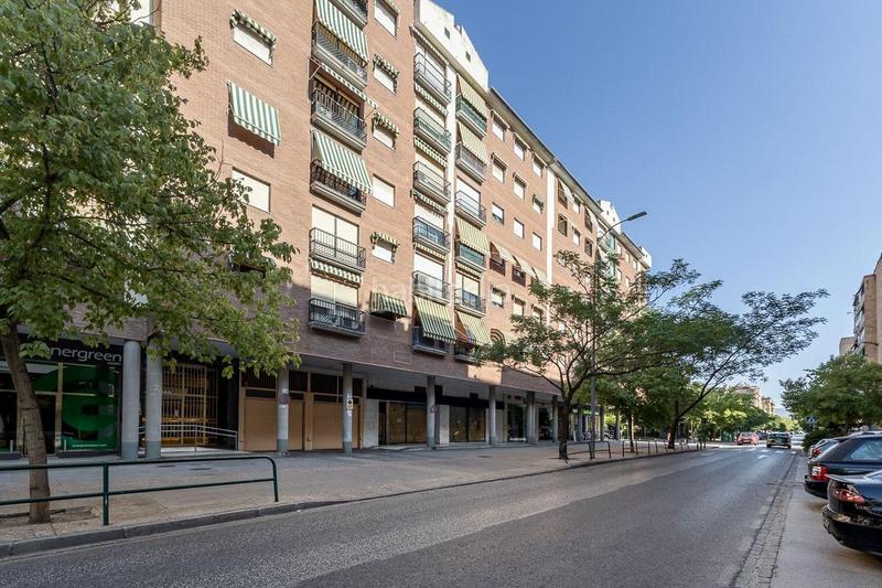 Foto d8fbd06a-b68e-43df-9035-0b321ea64f47. Piso  en palacio de deportes en Castaño - Mirasierra Granada