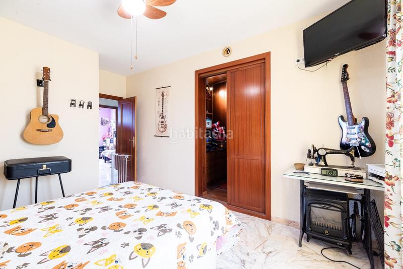 Foto d7d9739c-4257-43b8-aed3-b56466b5246d. Casa adosada en calle alhambra 41 en Fuente Vaqueros