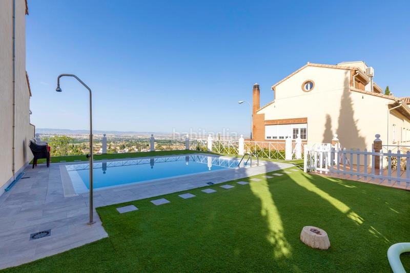 Foto 48eead4a-78f1-44dd-8660-c205f2f1c8a9. Reihenhaus mit heizung parking pool in Camino de los Neveros - Serrallo Granada
