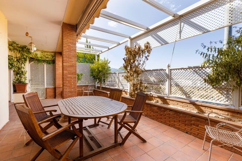 Foto 5bd55846-2bd0-4212-b388-ff5ef37c6d04. Reihenhaus mit heizung parking pool in Camino de los Neveros - Serrallo Granada