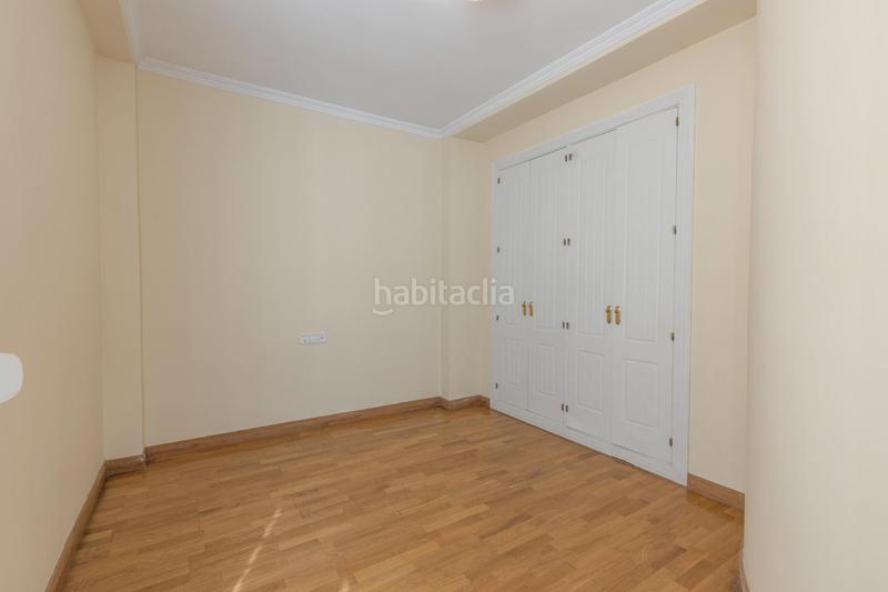 Foto ab4bbd9f-bec1-4030-9685-f94574bcd512. Reihenhaus mit heizung parking pool in Camino de los Neveros - Serrallo Granada