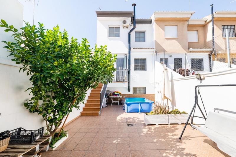 Foto a91993c6-5b30-48d6-b735-8248e0863e0b. Casa adosada en buenavista-jau 14 tu nuevo hogar familiar te espera en el jau. en Santa Fe
