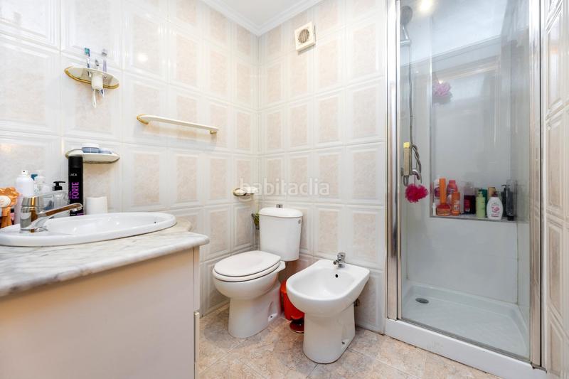 Foto fa54e8c2-f0fb-41a6-a057-be0a4e6eed3f. Piso oportunidad única en el centro ! piso en venta en pedro antonio de alarcón en Granada