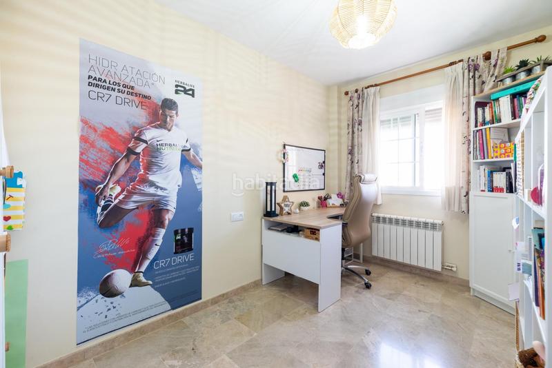 Foto c3053b66-1fd5-405c-92c9-e2d4ed11b6d6. Casa adosada casa a la venta con grandes espacios y vistas despejadas en Peligros
