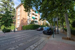 Appartamento  Calle del compositor ruiz aznar. Estupendo piso de dos dormitorios y plaza de garaje en zona pase