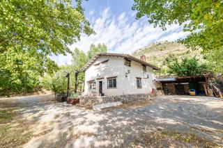 Mas à Cogollos de la Vega. Gran finca con vivienda en cogollos de la vega