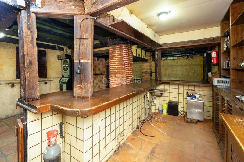 Foto 4180d723-9f60-4ab0-91eb-818171b2fdee. Local comercial  junto a gran vía con multitud de posibilidades calle elvira en Granada