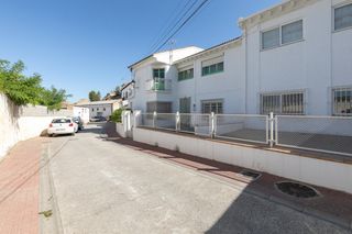 House  Calle dr rodriguez. Oportunidad. casa de pueblo en moraleda de zafayona