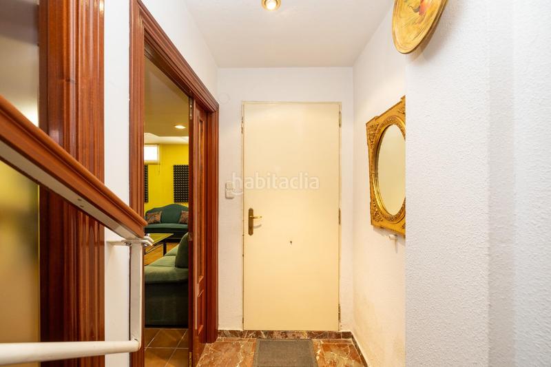 Foto 09c10146-f28c-4251-bf5d-388bad75a89e. Casa adosada espectacular casa ubicada en el exclusivo barrio de albayda, diseñada con una distribución funcional en Granada