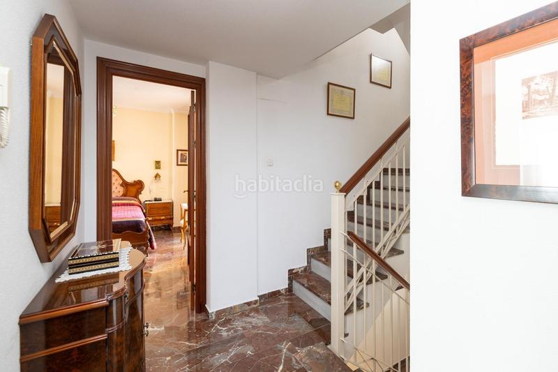 Foto 1bfe3603-2869-4304-a13a-4c3c3474e440. Casa adosada espectacular casa ubicada en el exclusivo barrio de albayda, diseñada con una distribución funcional en Granada