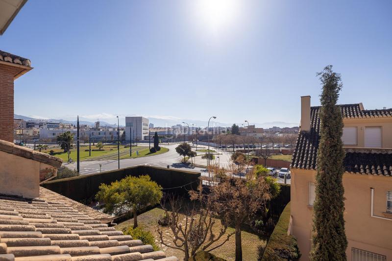 Foto 4573325a-53f1-4d6e-928a-43997fe30601. Casa adosada espectacular casa ubicada en el exclusivo barrio de albayda, diseñada con una distribución funcional en Granada