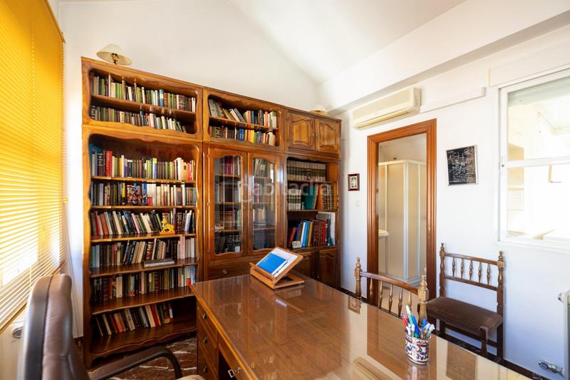 Foto 666de84d-b2d8-4bb1-850b-b82af9c26251. Casa adosada espectacular casa ubicada en el exclusivo barrio de albayda, diseñada con una distribución funcional en Granada