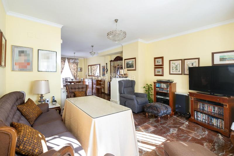 Foto 781714fc-92b9-47de-a4a7-f8e383476f5d. Casa adosada espectacular casa ubicada en el exclusivo barrio de albayda, diseñada con una distribución funcional en Granada