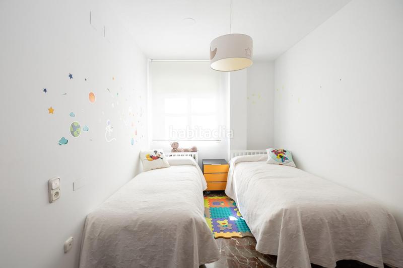 Foto c15dae06-b2dd-4404-a9f0-b40ec879a81a. Casa adosada espectacular casa ubicada en el exclusivo barrio de albayda, diseñada con una distribución funcional en Granada