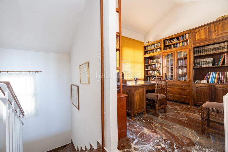 Foto d55fe1e4-69a1-49bb-8ddc-7ff34922039f. Casa adosada espectacular casa ubicada en el exclusivo barrio de albayda, diseñada con una distribución funcional en Granada