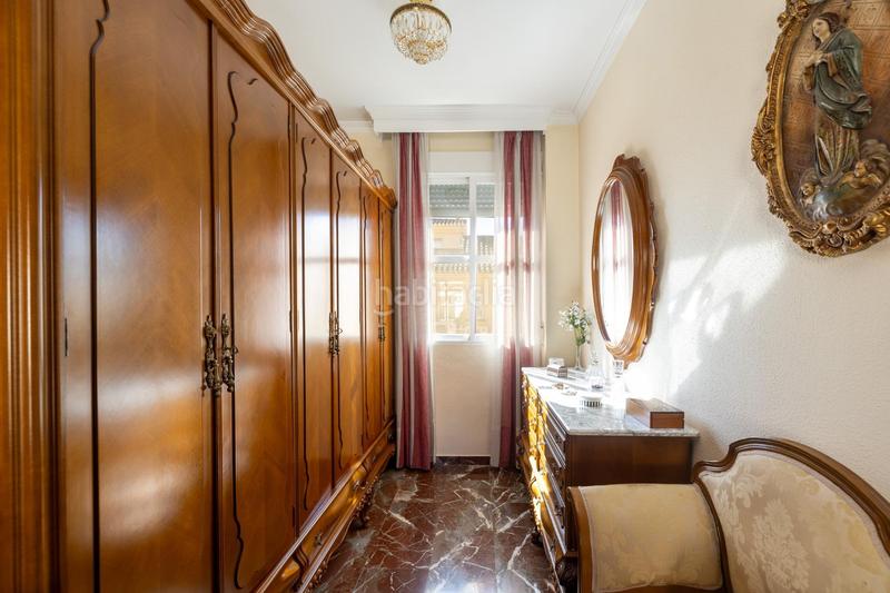 Foto edb14935-fa30-4174-931d-7fdef188f46e. Casa adosada espectacular casa ubicada en el exclusivo barrio de albayda, diseñada con una distribución funcional en Granada