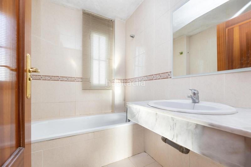 Foto 5e7c8f25-ad46-46fc-931b-29d48dccf9d2. Chalet  con gran parcela y piscina en loma verde, en Albolote