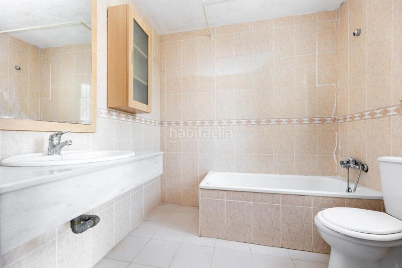 Foto 8f3a476a-8958-4387-b9fe-cece1a416d74. Chalet  con gran parcela y piscina en loma verde, en Albolote