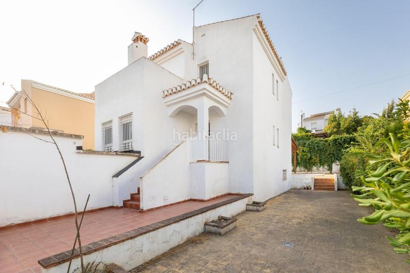 Foto b6a1e3cc-2c6a-4ea5-8b97-c4ffbd061dcb. Chalet  con gran parcela y piscina en loma verde, en Albolote