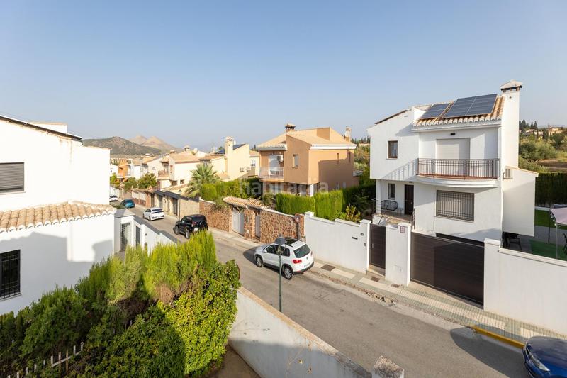 Foto ca670a31-0a24-4c53-ae4a-dee488ea5384. Chalet  con gran parcela y piscina en loma verde, en Albolote