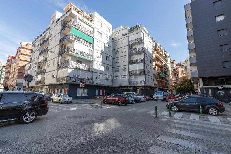 Foto 8200f87d-8e40-4a65-b4f9-26c682fc21cc. Piso oportunidad única en el corazón calle pintor lópez mezquita en Granada