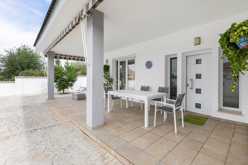 Foto 936043b1-70ba-41b5-b6e9-65758bb0ccd9. Chalet  moderno y acogedor con piscina en una sola planta en Cúllar Vega