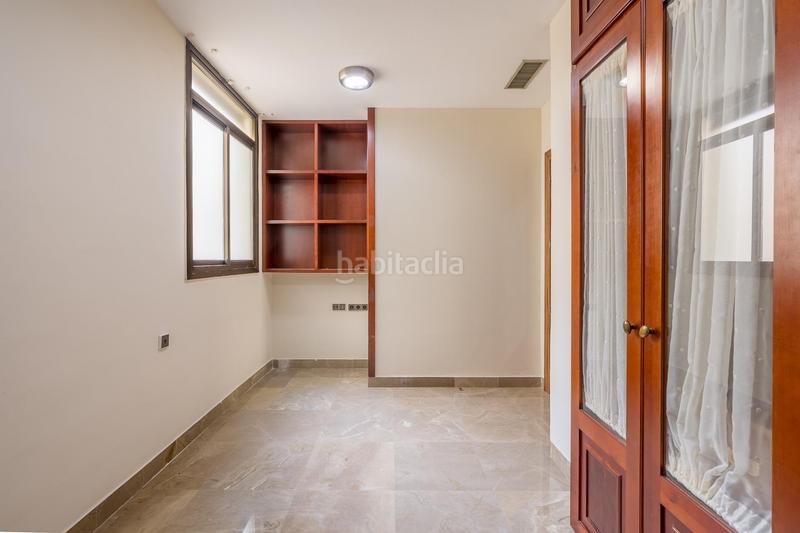 Foto f58d0309-4a4c-40db-8de1-a9900a589cdc. Flat with heating parking in San Matías - Realejo Granada