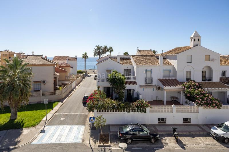 Foto 1b3d79e6-8104-48be-9160-b058fd8d3ea4. Casa pareada magnifica casa pareada en calahonda en Motril