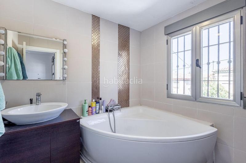 Foto be5c4e30-2078-498f-bc1b-99b2712a0f96. Casa adossada amb aparcament a Peligros