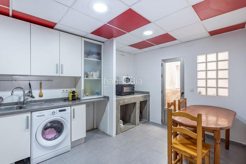 Foto fccc3010-e373-4334-986b-edfd318e11be. Casa adossada amb aparcament a Peligros