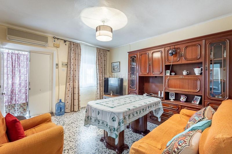 Foto 50a96f1c-c1c8-4100-be56-46b25c1ce198. Casa amb aparcament a Láchar
