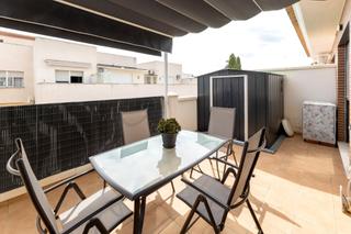 Dachwohnung in Casco Histórico. Atico a estrenar de dos dormitorios y cochera, en churriana de l