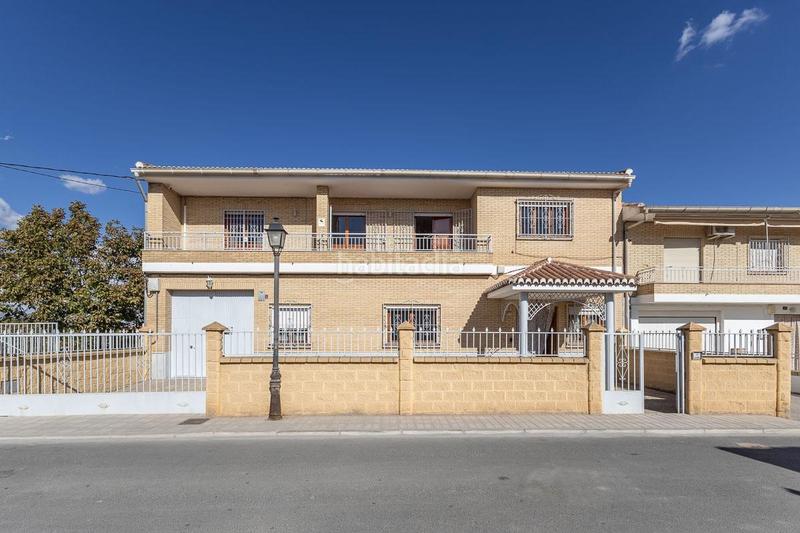 Foto a7ad0de5-f2a7-4555-acc2-c8701e5b754f. Casa aparellada a calle del cercado 17 a Fuente Vaqueros