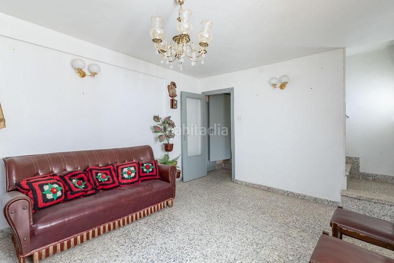 Foto cd88d3a6-a262-4c3d-a710-869638373d6f. Casa aparellada a Güéjar Sierra