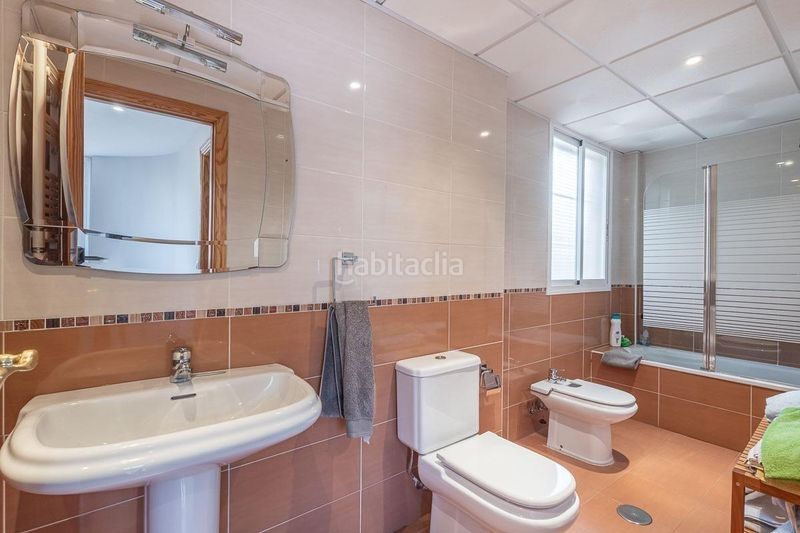 Foto f5b29c0c-66c6-43a3-be01-702872ee079e. Xalet amb calefacció aparcament piscina a Atarfe