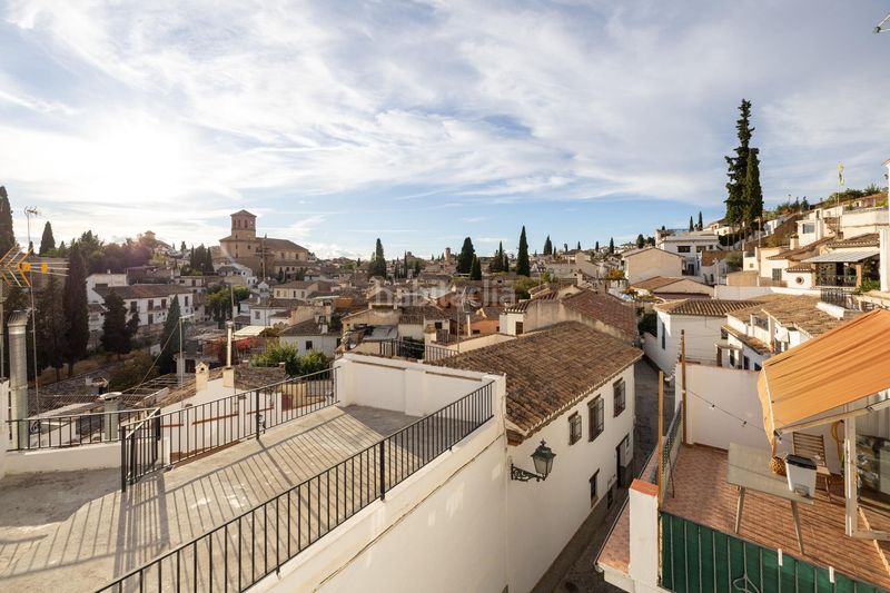 Foto 8a8d0392-c67a-4581-aee8-94b598d74c82. Casa adosada casa en venta en el maravilloso albaicin en Granada