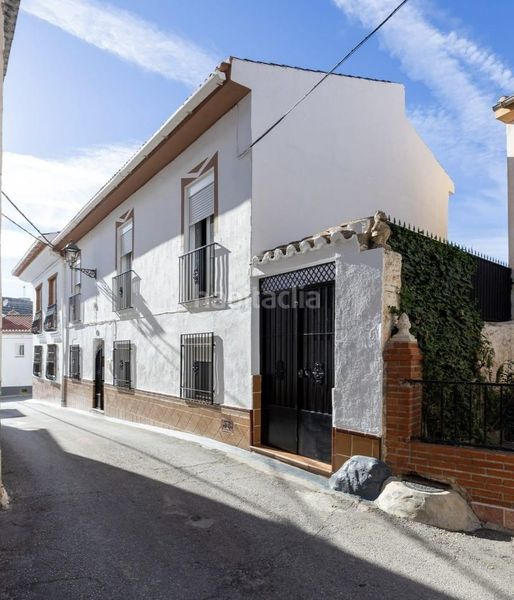 Foto 655f79b2-9049-421d-a38e-120040e97336. Casa adossada a Lecrín